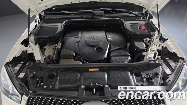 Mercedes-Benz GLE-Class 2023 — photo 6