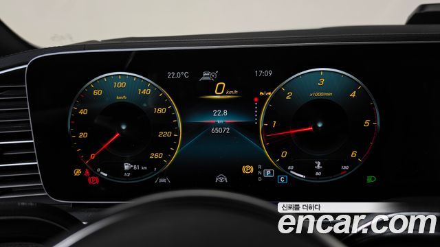 Mercedes-Benz GLE-Class 2023 — photo 8