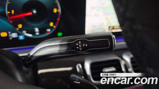 Mercedes-Benz GLE-Class 2023 — photo 9