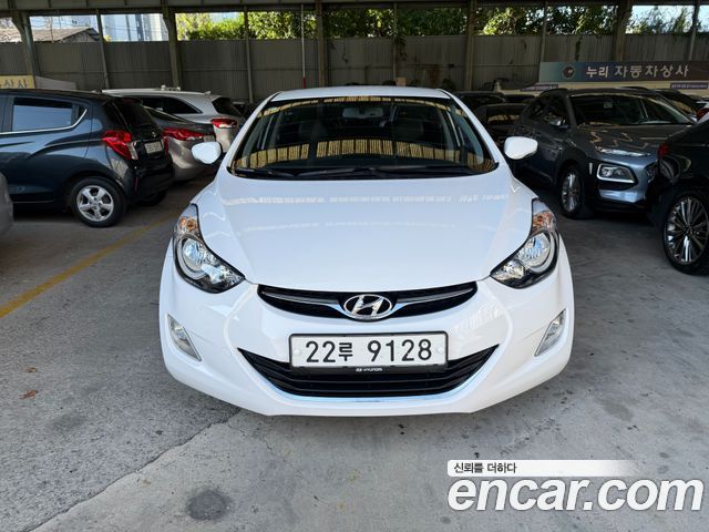 Hyundai AVANTE 2012 — photo 1