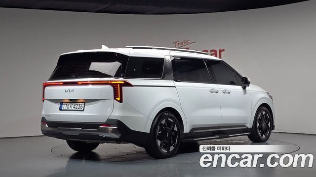 Kia Canival 2025 — photo 2