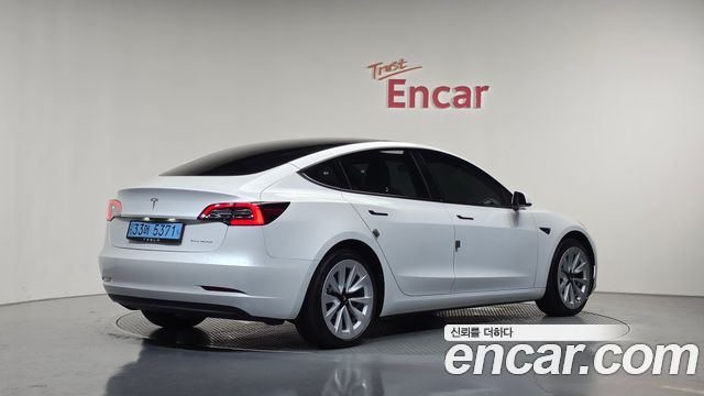 Tesla Model 3 2022 — photo 2