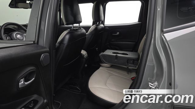 Jeep Renegade 2021 — photo 17