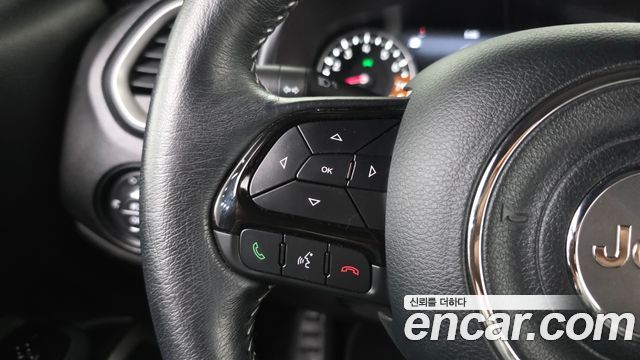 Jeep Renegade 2021 — photo 24