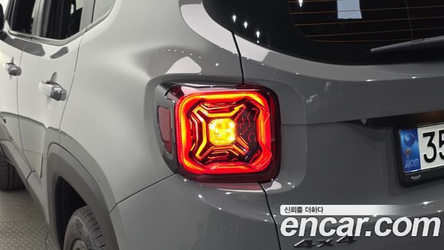 Jeep Renegade 2021 — photo 9