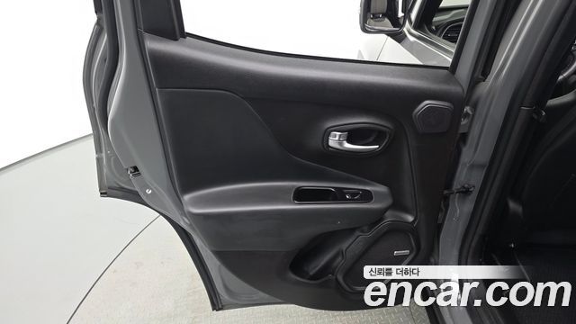 Jeep Renegade 2021 — photo 15