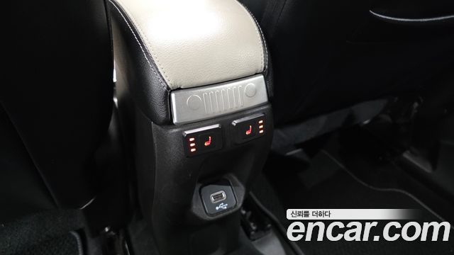 Jeep Renegade 2021 — photo 36