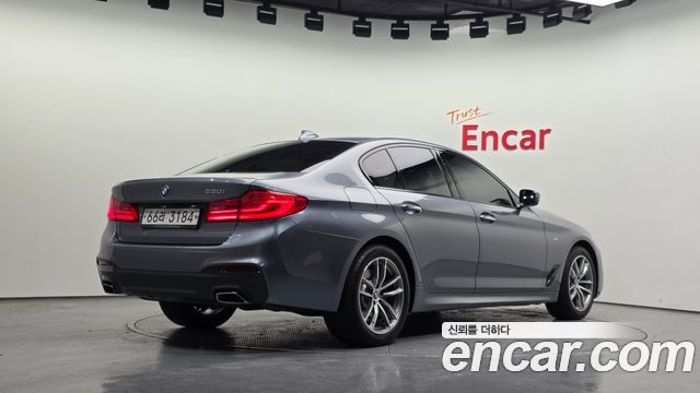 BMW 5-Series 2017 — photo 2