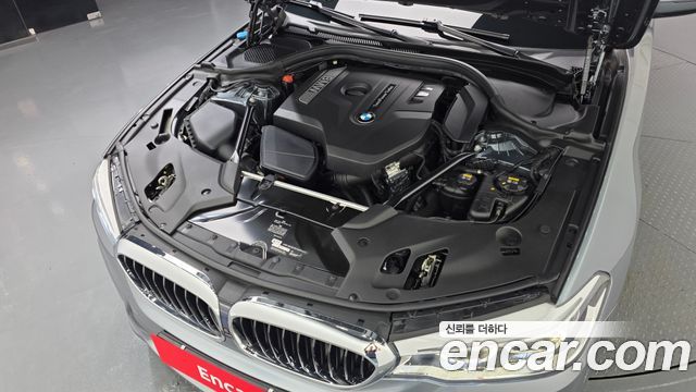 BMW 5-Series 2017 — photo 6