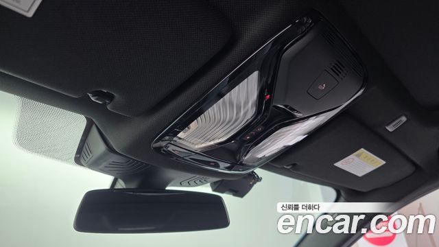 BMW 5-Series 2017 — photo 17