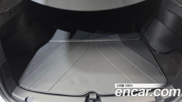 Tesla Model Y 2024 — photo 23
