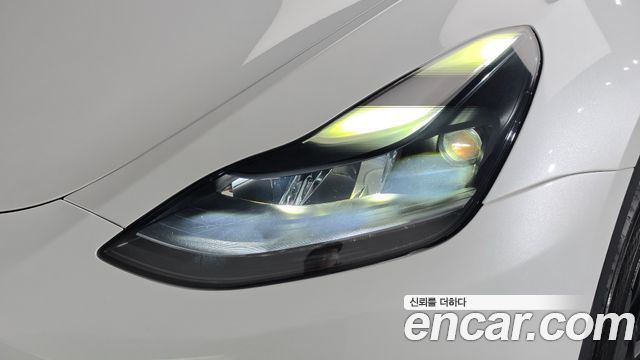 Tesla Model Y 2024 — photo 8