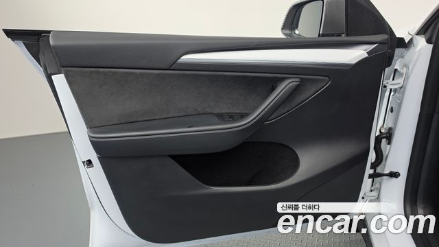 Tesla Model Y 2024 — photo 14