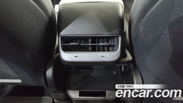 Tesla Model Y 2024 — photo 27