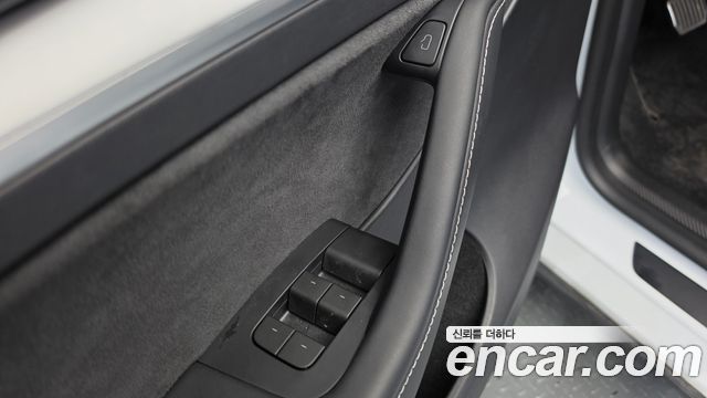 Tesla Model Y 2024 — photo 29