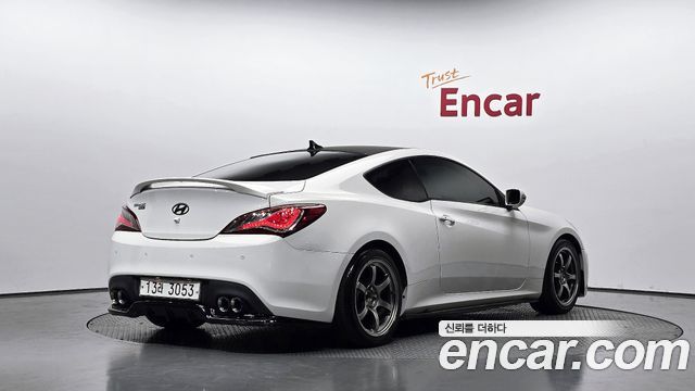 Hyundai Genesis 2010 — photo 2