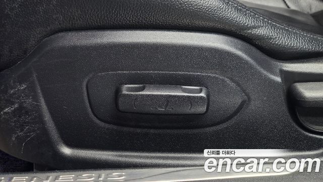 Hyundai Genesis 2010 — photo 18