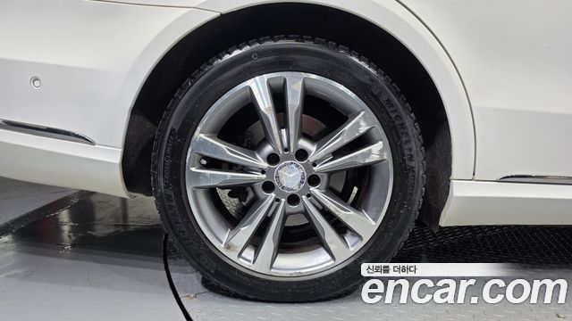 Mercedes-Benz E-Class 2016 — photo 5