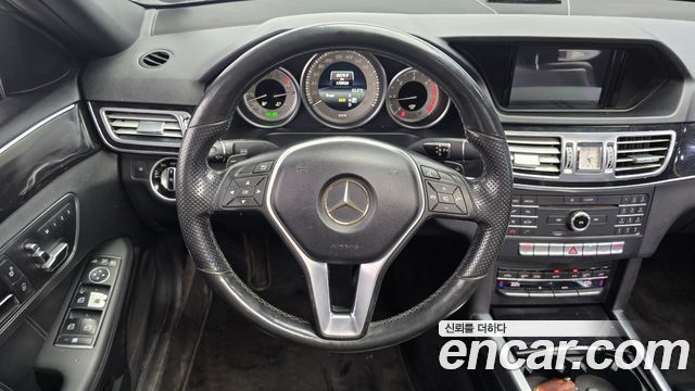 Mercedes-Benz E-Class 2016 — photo 13