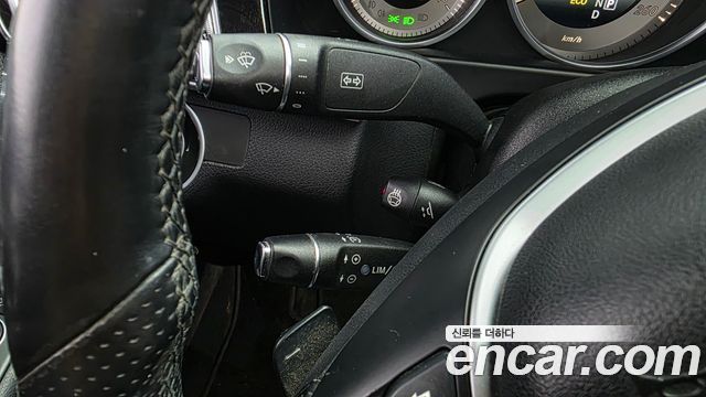 Mercedes-Benz E-Class 2016 — photo 14