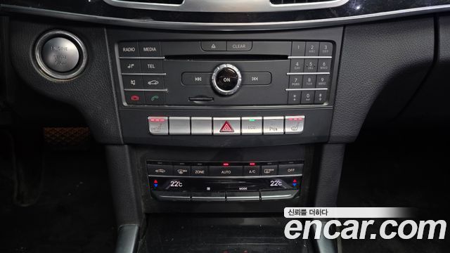 Mercedes-Benz E-Class 2016 — photo 15