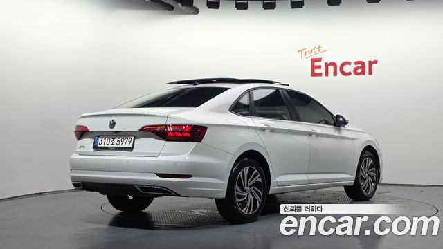 Volkswagen Jetta 2021 — photo 2