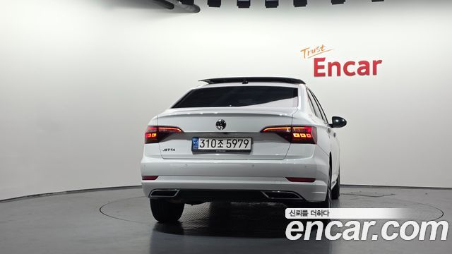 Volkswagen Jetta 2021 — photo 4
