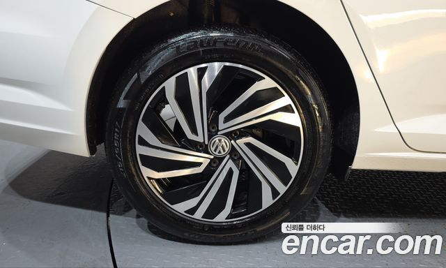 Volkswagen Jetta 2021 — photo 5