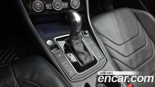 Volkswagen Jetta 2021 — photo 12