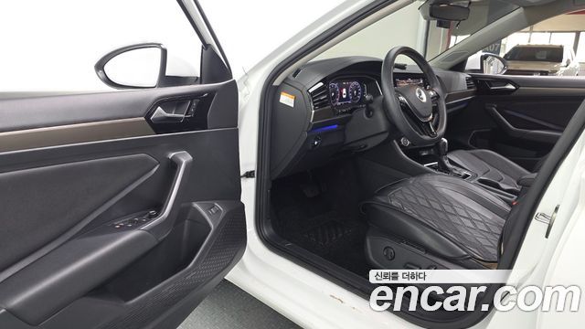 Volkswagen Jetta 2021 — photo 13
