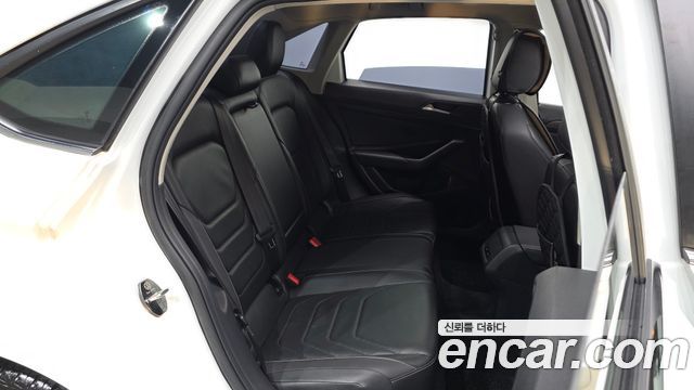 Volkswagen Jetta 2021 — photo 17