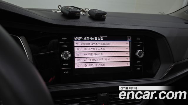 Volkswagen Jetta 2021 — photo 21