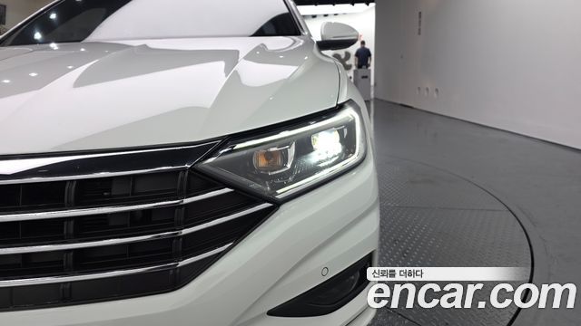 Volkswagen Jetta 2021 — photo 8