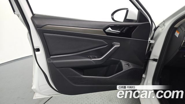 Volkswagen Jetta 2021 — photo 14
