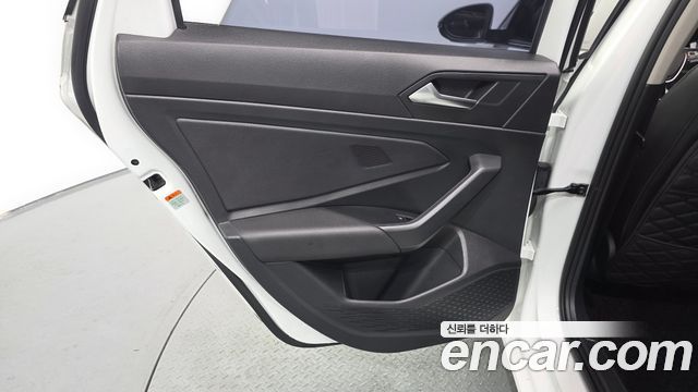 Volkswagen Jetta 2021 — photo 15
