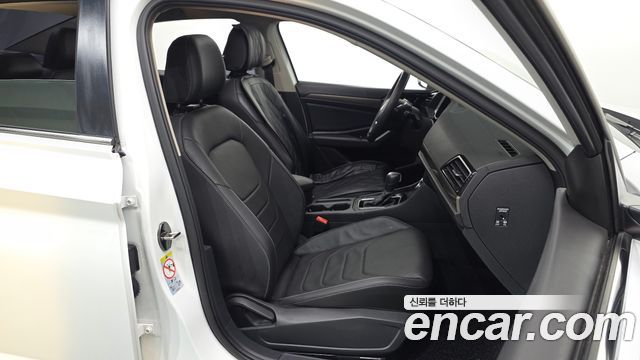 Volkswagen Jetta 2021 — photo 16