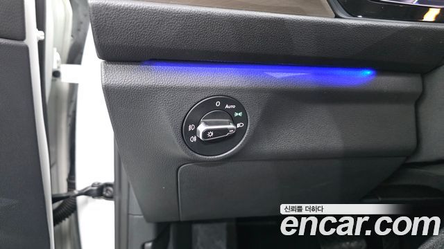 Volkswagen Jetta 2021 — photo 28