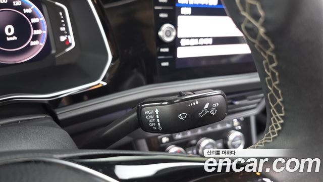 Volkswagen Jetta 2021 — photo 30