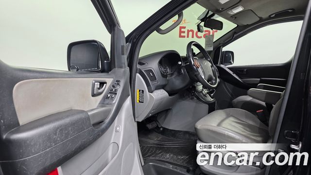 Hyundai Starex 2019 — photo 13