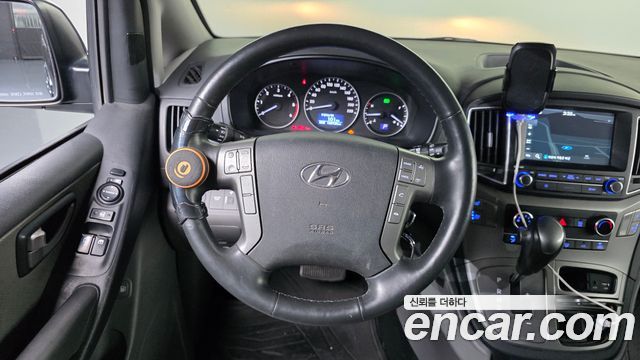 Hyundai Starex 2019 — photo 18