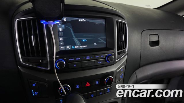 Hyundai Starex 2019 — photo 20