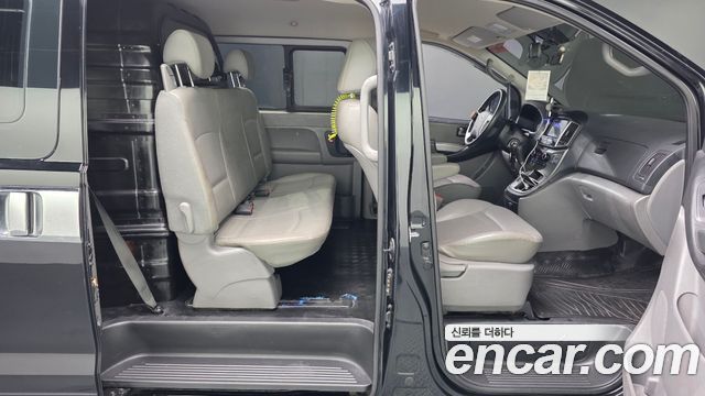 Hyundai Starex 2019 — photo 16
