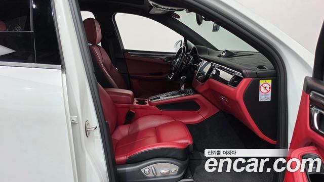 Porsche Macan 2017 — photo 11
