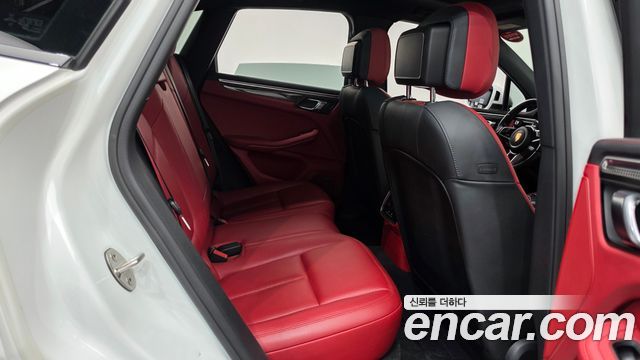 Porsche Macan 2017 — photo 12