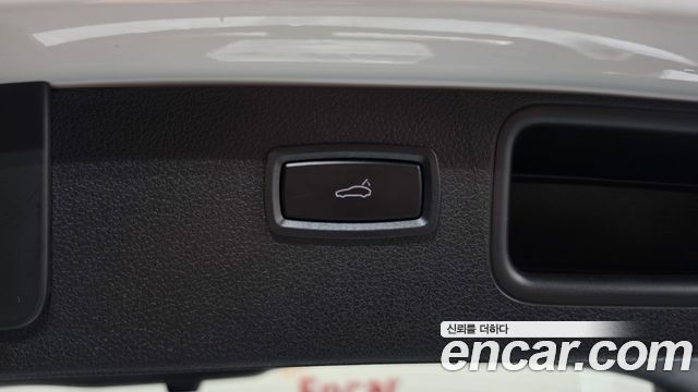 Porsche Macan 2017 — photo 19