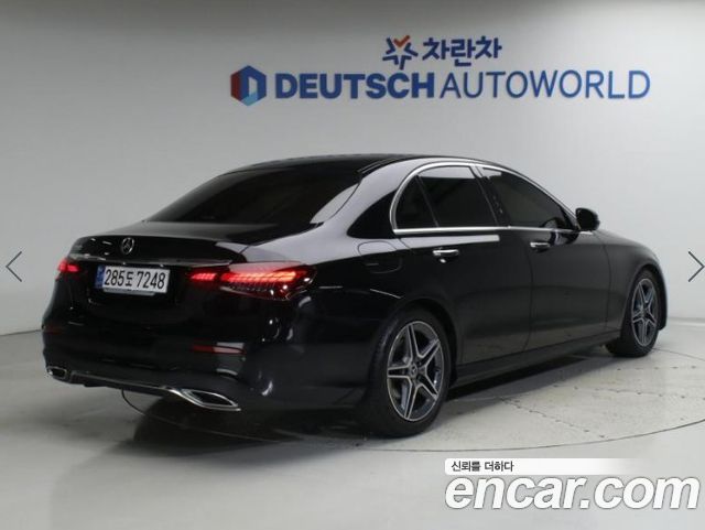 Mercedes-Benz E-Class 2023 — photo 2