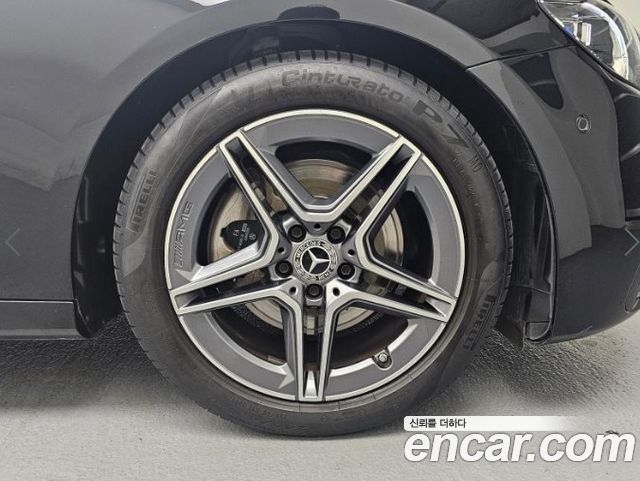 Mercedes-Benz E-Class 2023 — photo 5