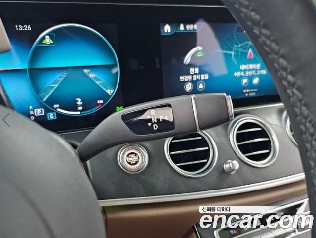 Mercedes-Benz E-Class 2023 — photo 9
