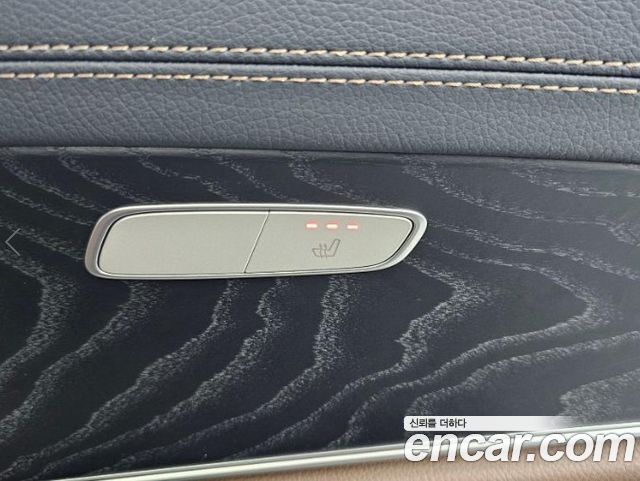 Mercedes-Benz E-Class 2023 — photo 16
