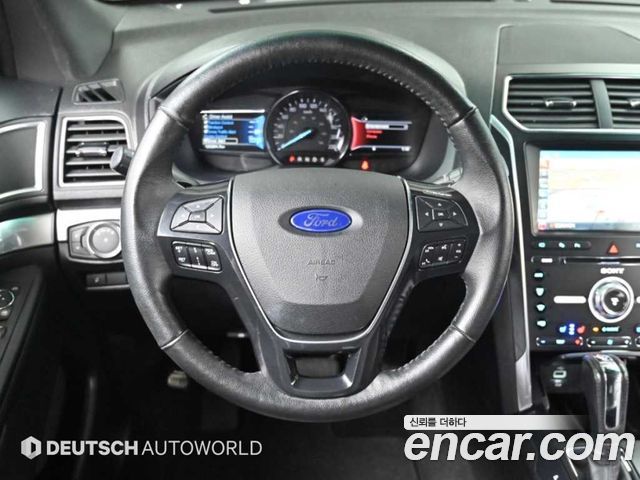 Ford Explorer 2016 — photo 13